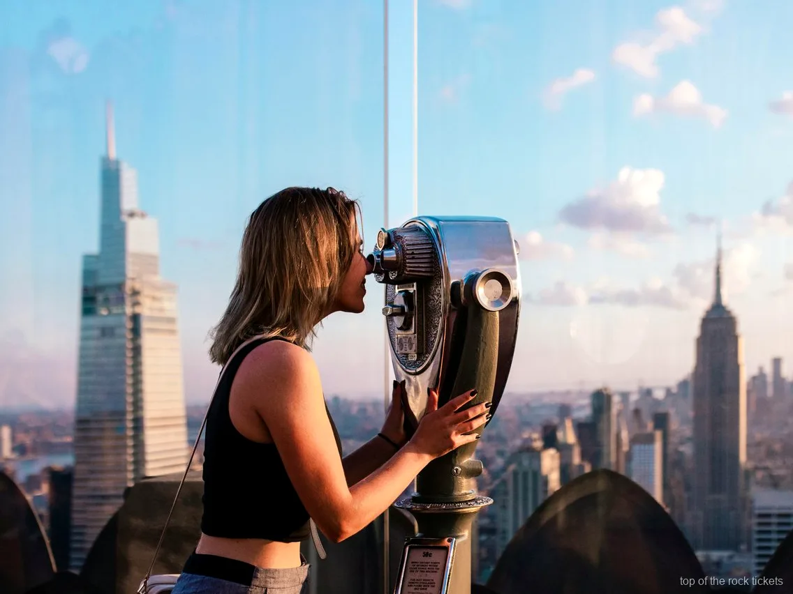 Vista sullo skyline di Manhattan dal tour con app guida di Top of the Rock