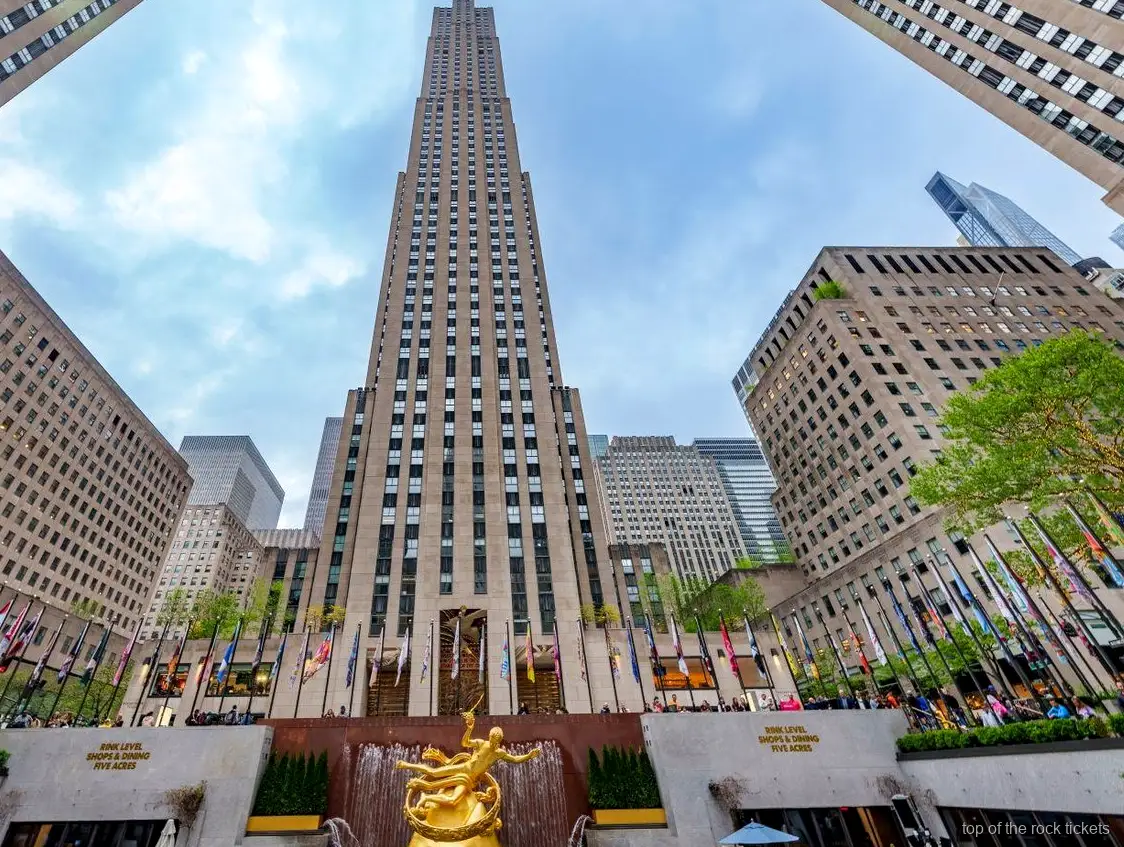 Guide führt den Fifth Avenue Spaziergang zum Top of the Rock
