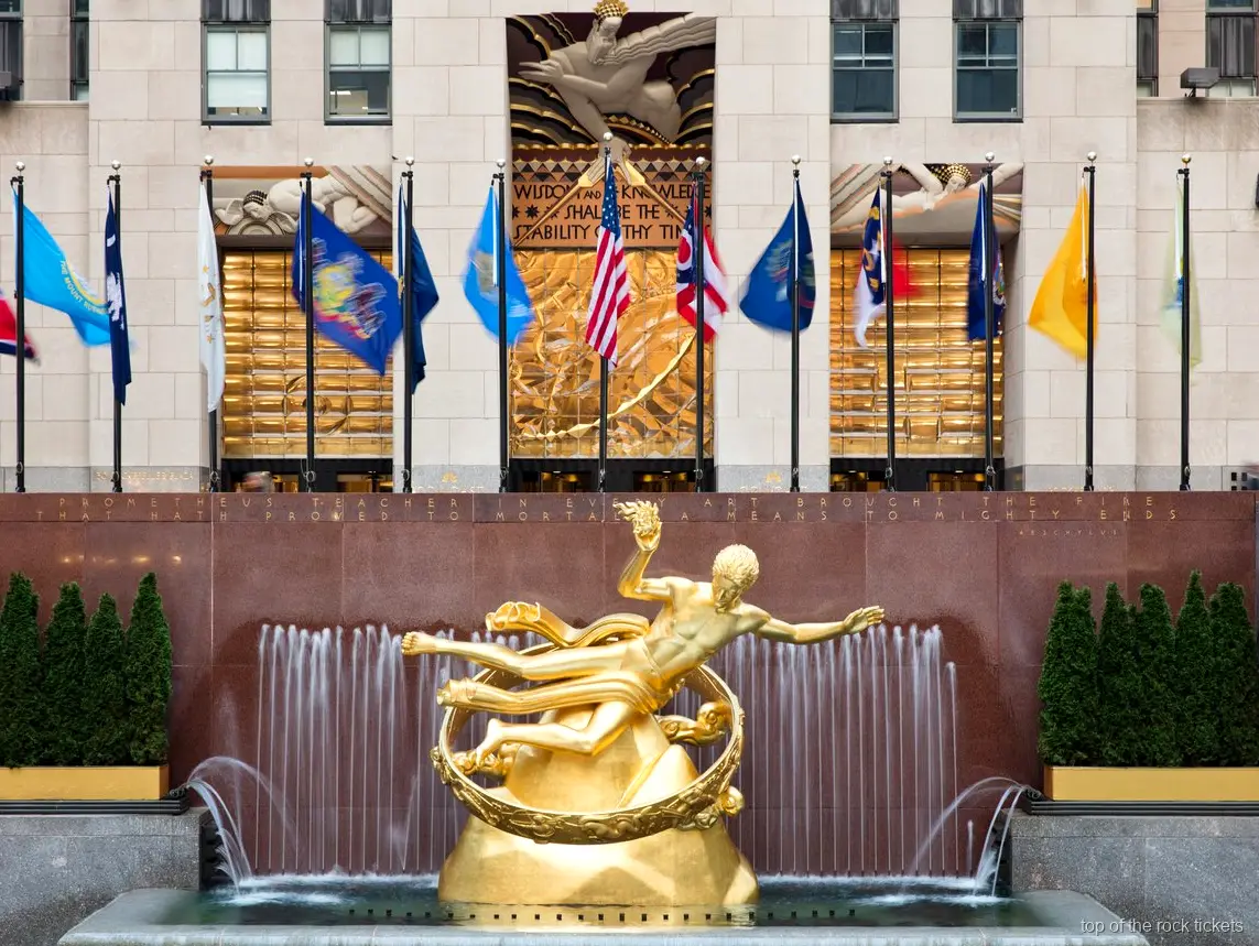 Guide menant la visite de l'art et de l'architecture du Rockefeller Center